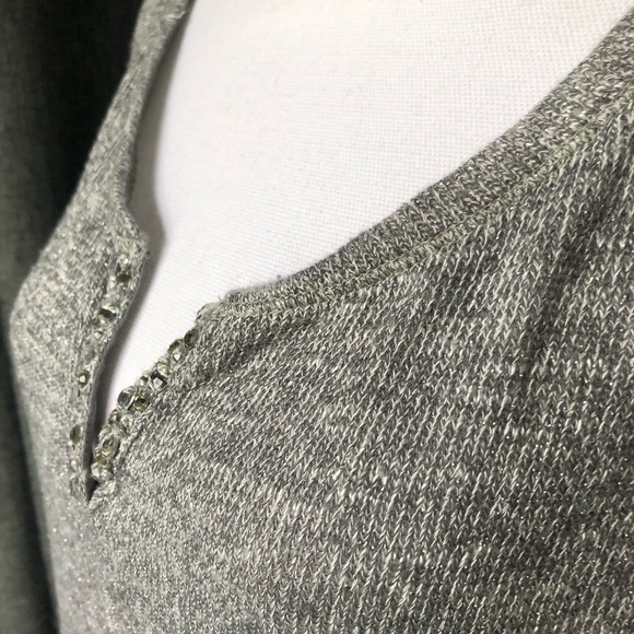 Abercrombie pullover w/rhinestone - Picture 6 of 7